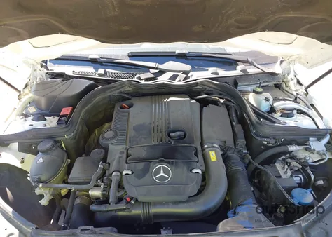 2014 Mercedes-Benz C 250 Sport z USA, uszkodzony, nr VIN WDDGF4HB3EG215256